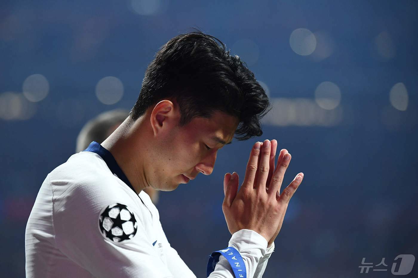 본문 이미지 - 리버풀과의 2018-19시즌 UCL 결승전 당시 손민 ⓒ AFP=뉴스1