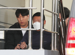  부산 법원 앞 흉기 습격 유튜버 사망…용의자 검거