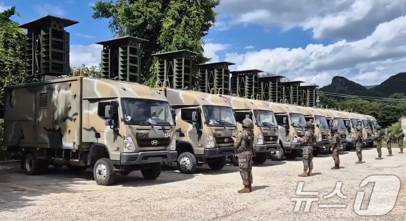 본문 이미지 - . 사진은 과거 기동형 확성기 차량 및 장비의 운용을 점검하는 훈련 모습. &#40;합동참모본부 제공&#41; 2024.6.10/뉴스1 ⓒ News1 김진환 기자