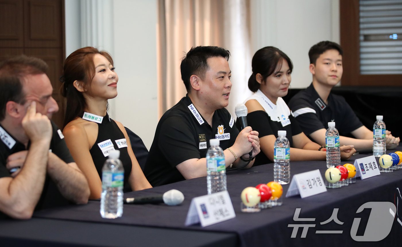 본문 이미지 - 조재호(PBA)가 10일 오후 서울 중구 프레스센터에서 열린 2024-2025 시즌 PBA-LPBA 투어 개막전 미디어데이에서 각오를 밝히고 있다. 2024.6.10/뉴스1 ⓒ News1 이승배 기자