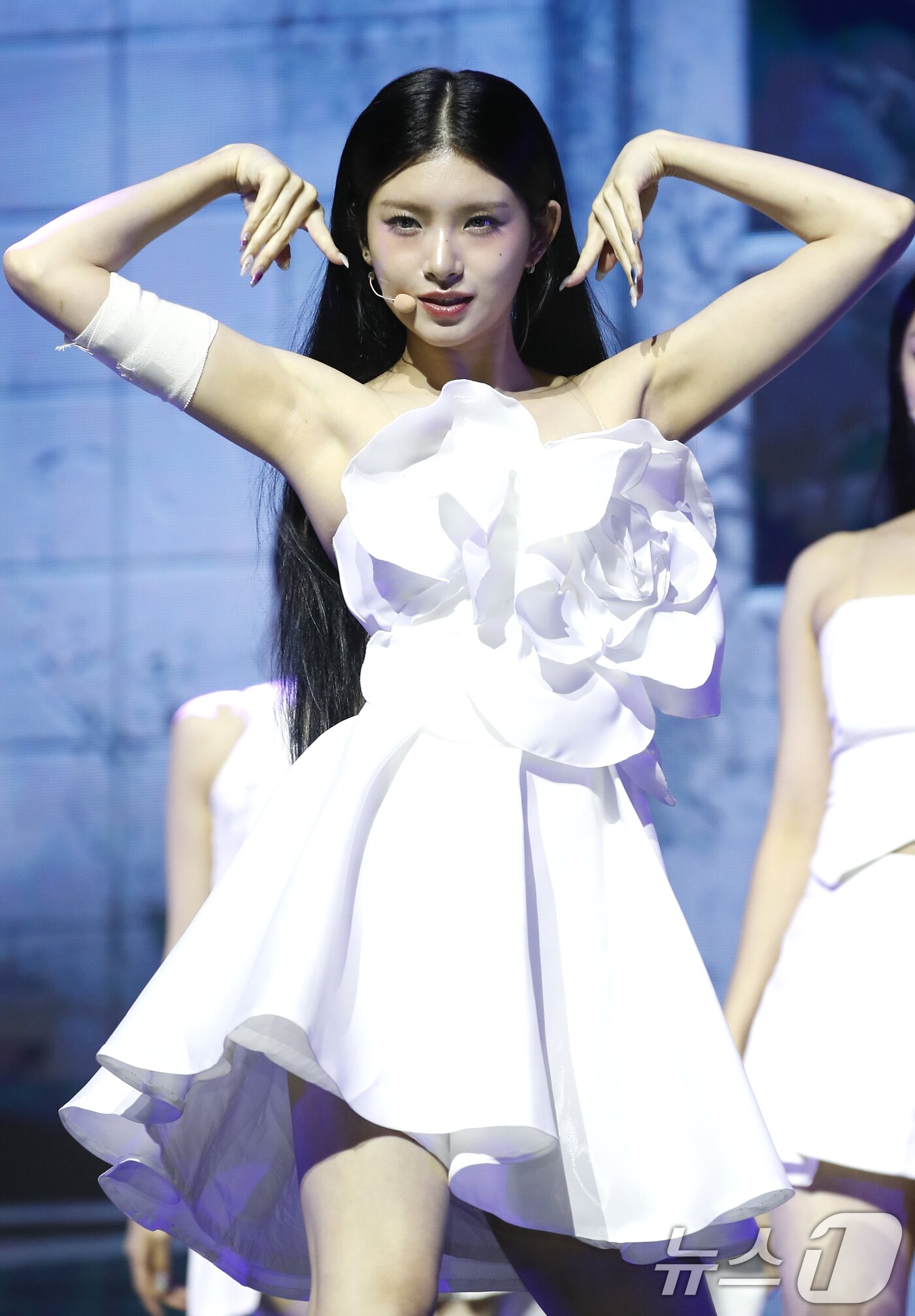 에버글로우 이런, 무대를 지배하는 자