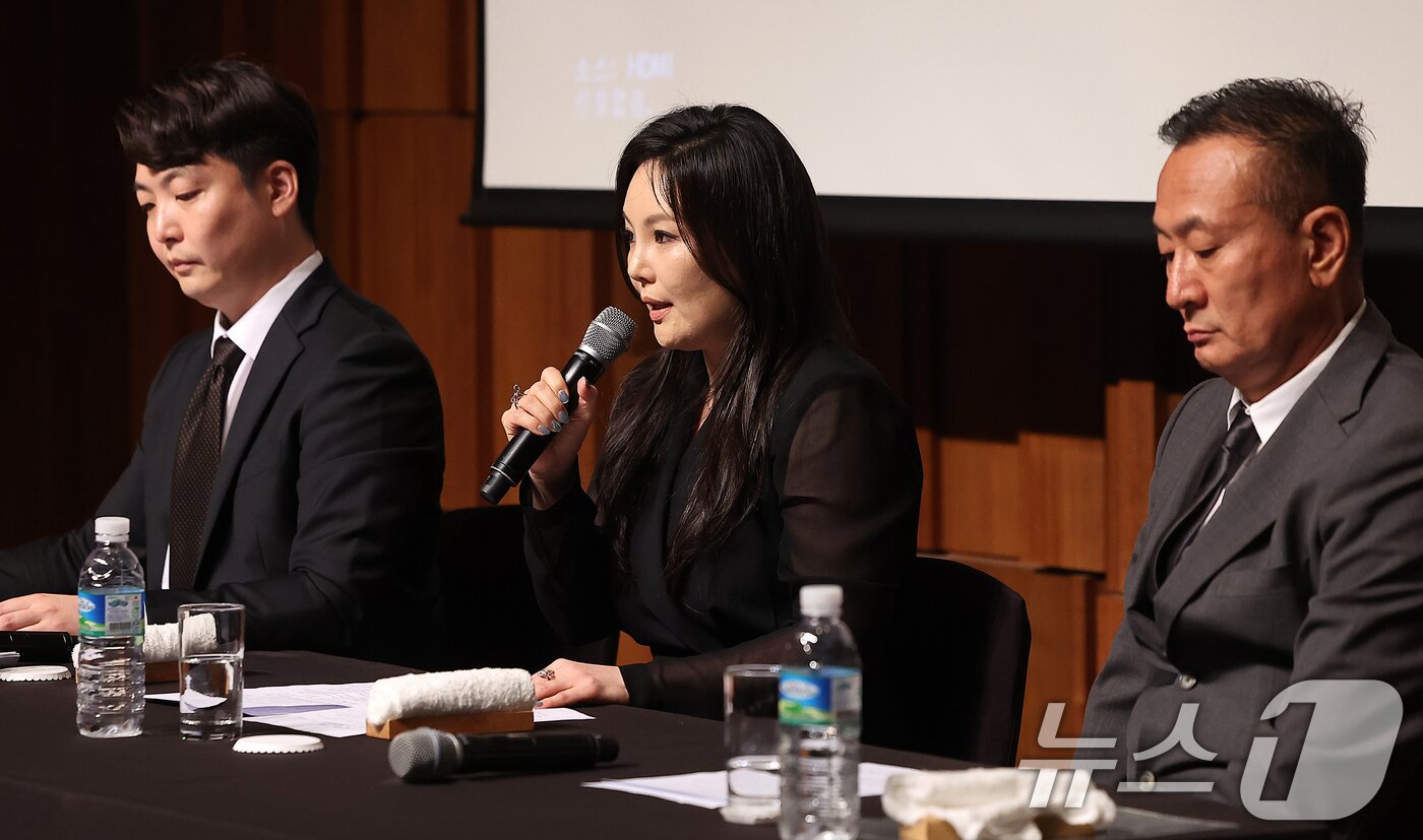 차가원 피아크 회장이 10일 오후 서울 중구 신라호텔에서 열린 기자회견에 참석해 발언하고 있다. 한편, INB100은 &#34;SM엔터는 합의서의 전제가 된 협상 내용은 무시한 상태에서 소속사에 &#39;아티스트 개인활동 매출의 10%를 내놓으라고 요구하고 있다＂고 주장했다. 앞서 첸백시는 지난해 6월 불투명한 정산 등을 문제 삼으며 SM에 전속계약 해지를 통보했고, 이후 양측은 전속계약은 유지하되 개인 활동을 독자 진행하는 것으로 합의했다. 2024.6.10/뉴스1 ⓒ News1 김진환 기자