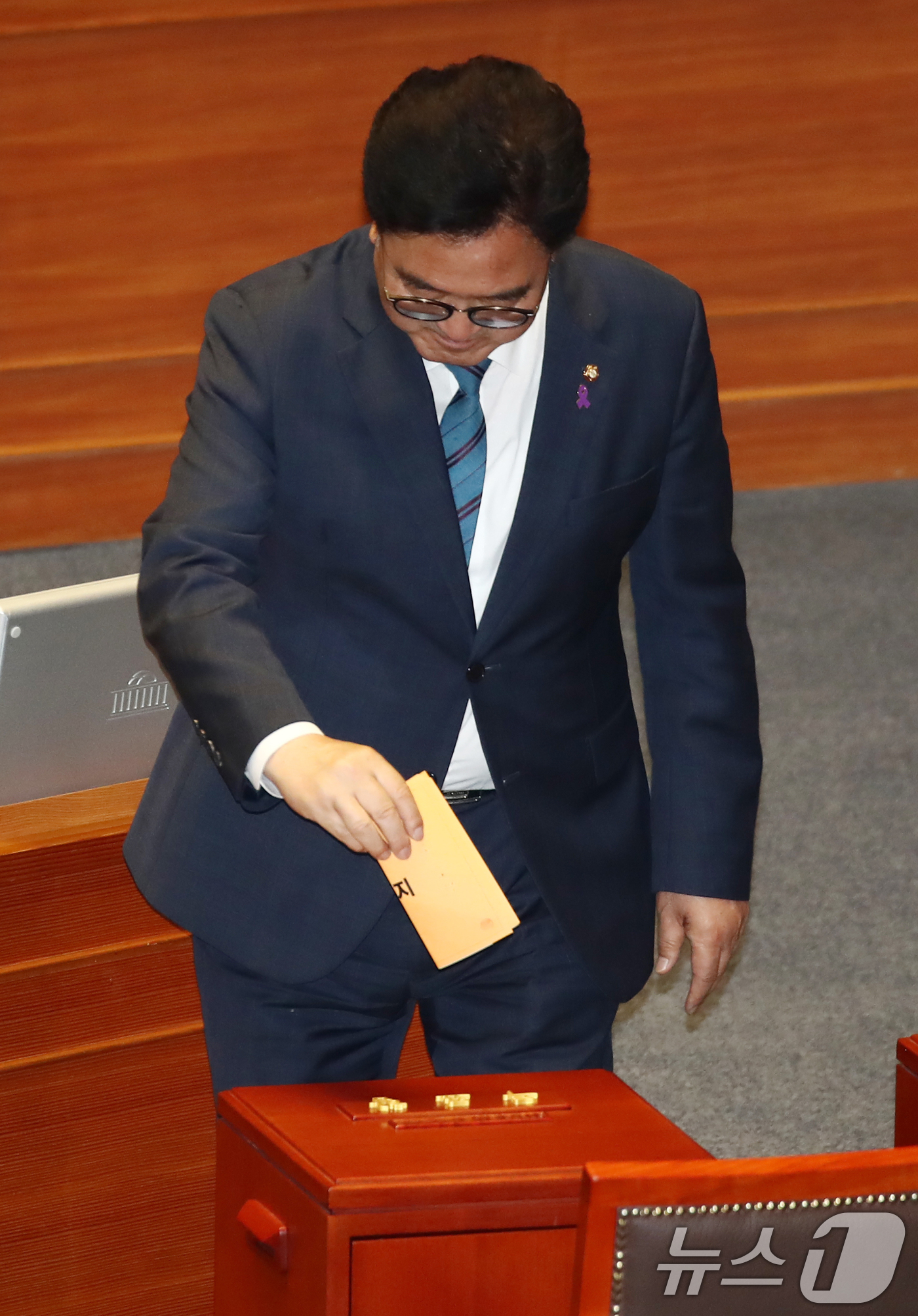 (서울=뉴스1) 이광호 기자 = 여야가 22대 국회 원 구성을 놓고 끝내 합의에 이르지 못한 10일 오후 서울 여의도 국회에서 열린 본회의에서 우원식 국회의장이 상임위원장 선출을 …