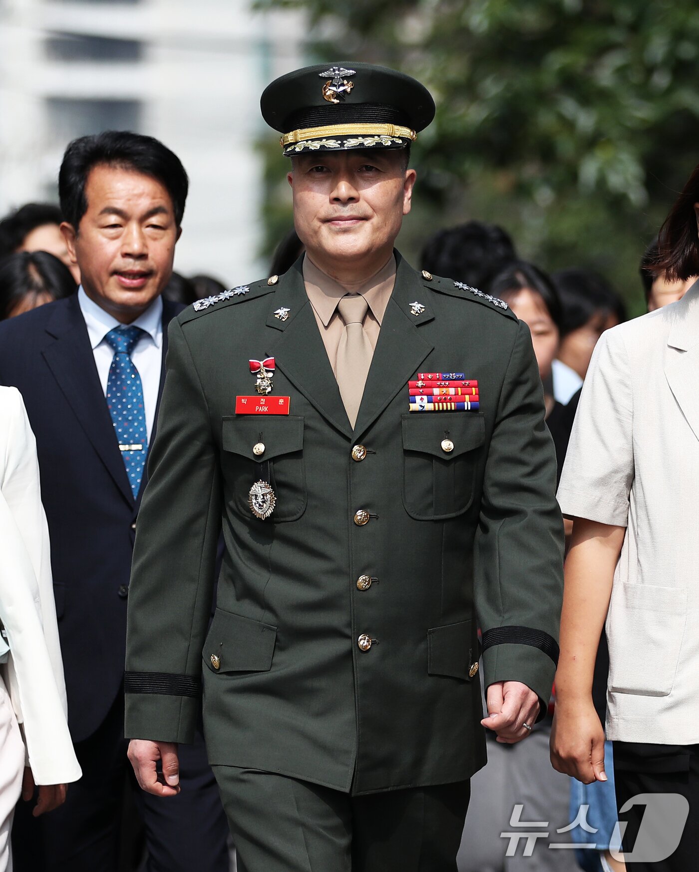 본문 이미지 - 해병대 채모 상병 순직사건 수사 이첩 관련 항명 및 상관명예훼손 혐의로 기소된 박정훈 전 해병대 수사단장(대령)이 11일 오전 서울 용산구 중앙지역군사법원에서 열린 5차 공판에 출석하고 있다. 2024.6.11/뉴스1 ⓒ News1 오대일 기자