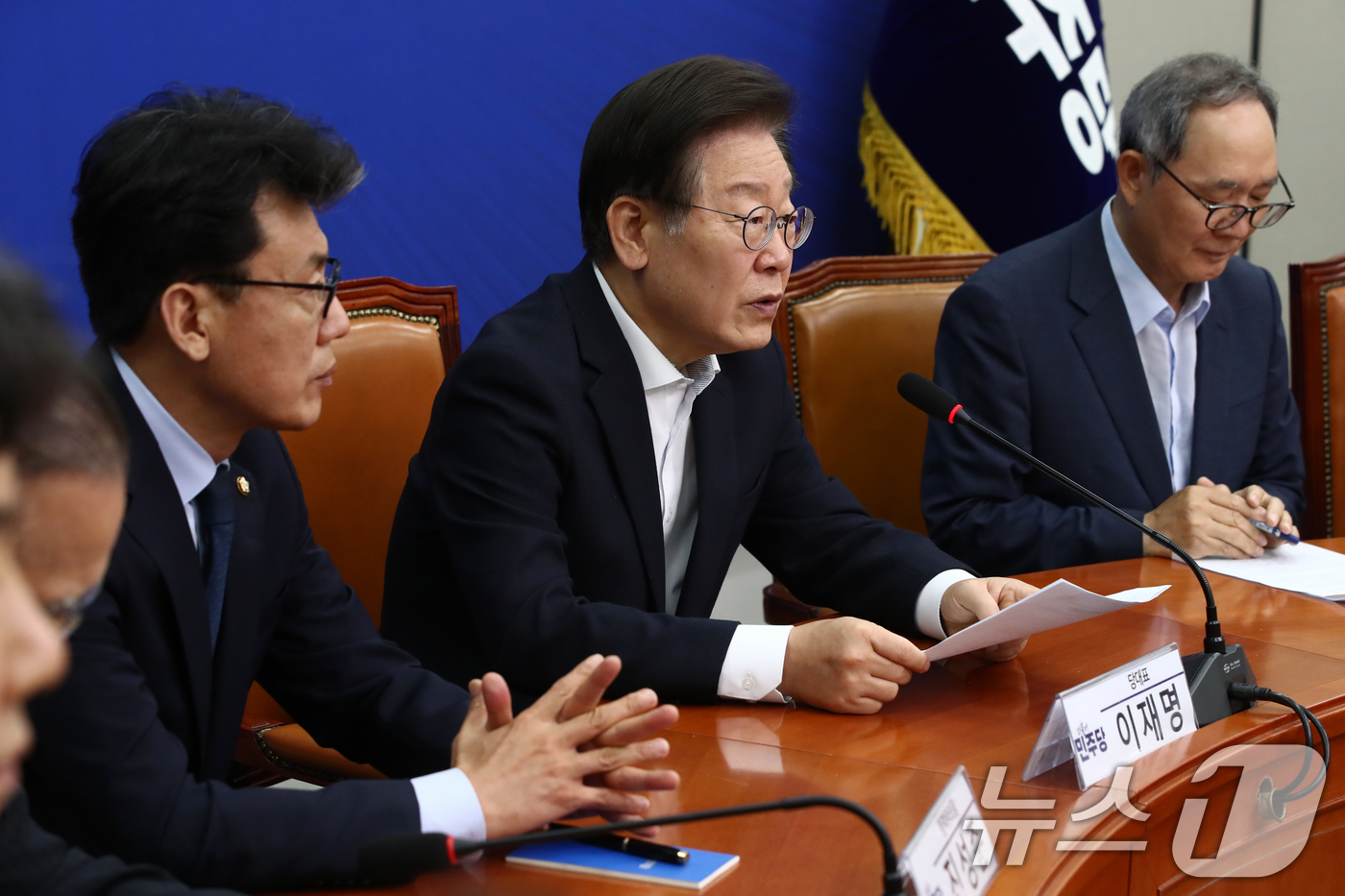 (서울=뉴스1) 이광호 기자 = 이재명 더불어민주당 대표가 11일 오전 서울 여의도 국회에서 열린 한반도위기관리TF 긴급회의에서 모두발언을 하고 있다. 2024.6.11/뉴스1