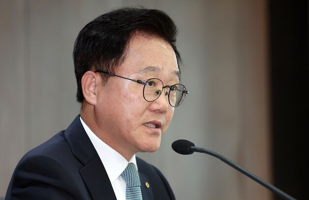 조용히 퇴임한 강석훈 산업은행 회장…'부산행' 반대한 노조는 '승리' 자축