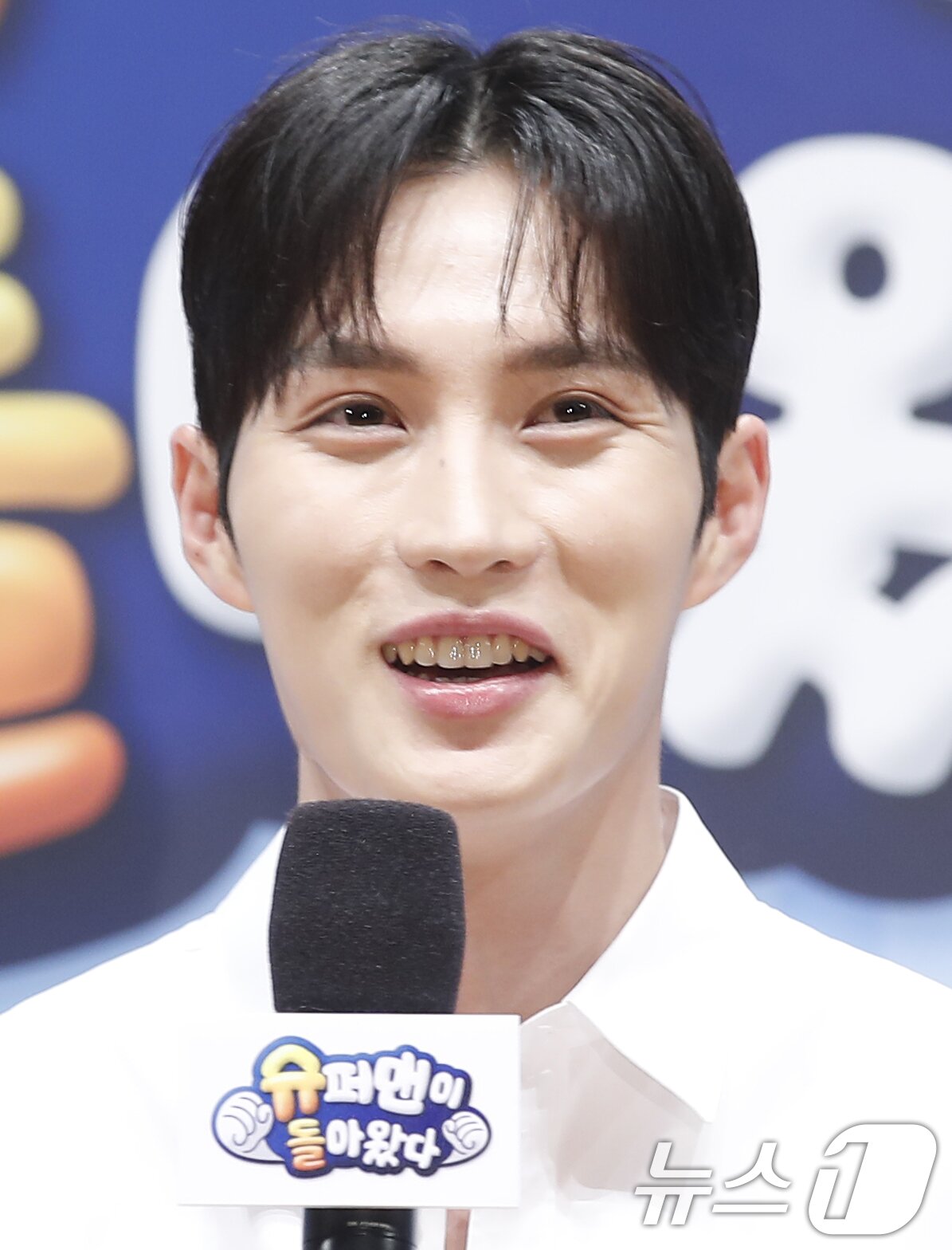 본문 이미지 - 펜싱선수 김준호가 14일 서울 영등포고 KBS에서 열린 KBS2 예능프로그램 ‘슈퍼맨이 돌아왔다’(슈돌) 11주년 기념 리뉴얼 기자간담회에서 인사말을 하고 있다. 2024.6.14/뉴스1 ⓒ News1 권현진 기자