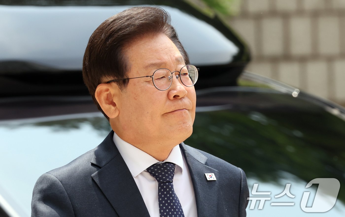 본문 이미지 - 이재명 더불어민주당 대표가 14일 오후 서울 서초구 서울중앙지방법원에서 열린 공직선거법 위반 공판에 출석하고 있다. 2024.6.14/뉴스1 ⓒ News1 김명섭 기자
