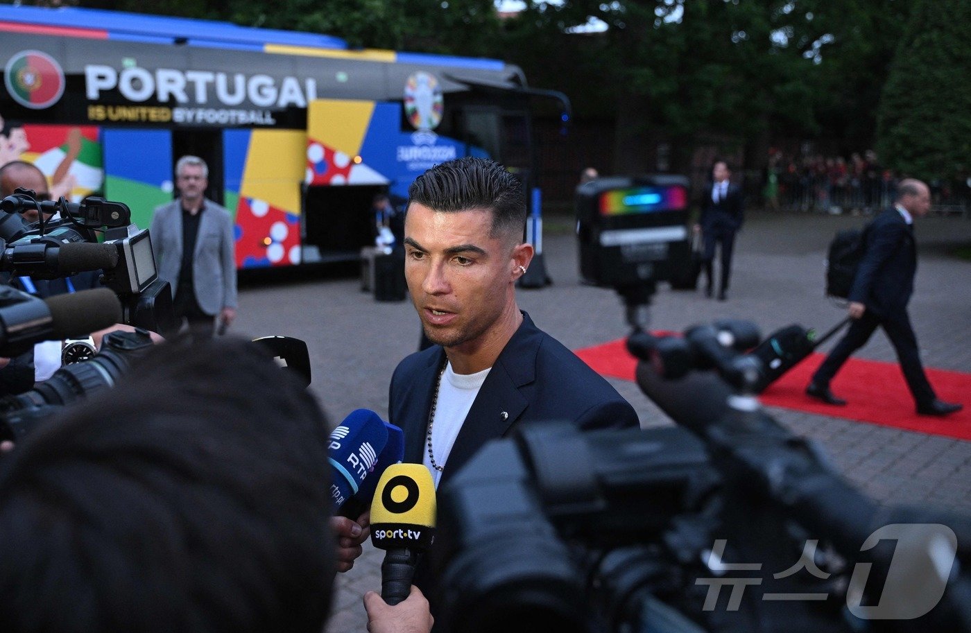 본문 이미지 - 유로 참가를 앞둔 크리스티아누 호날두ⓒ AFP=뉴스1