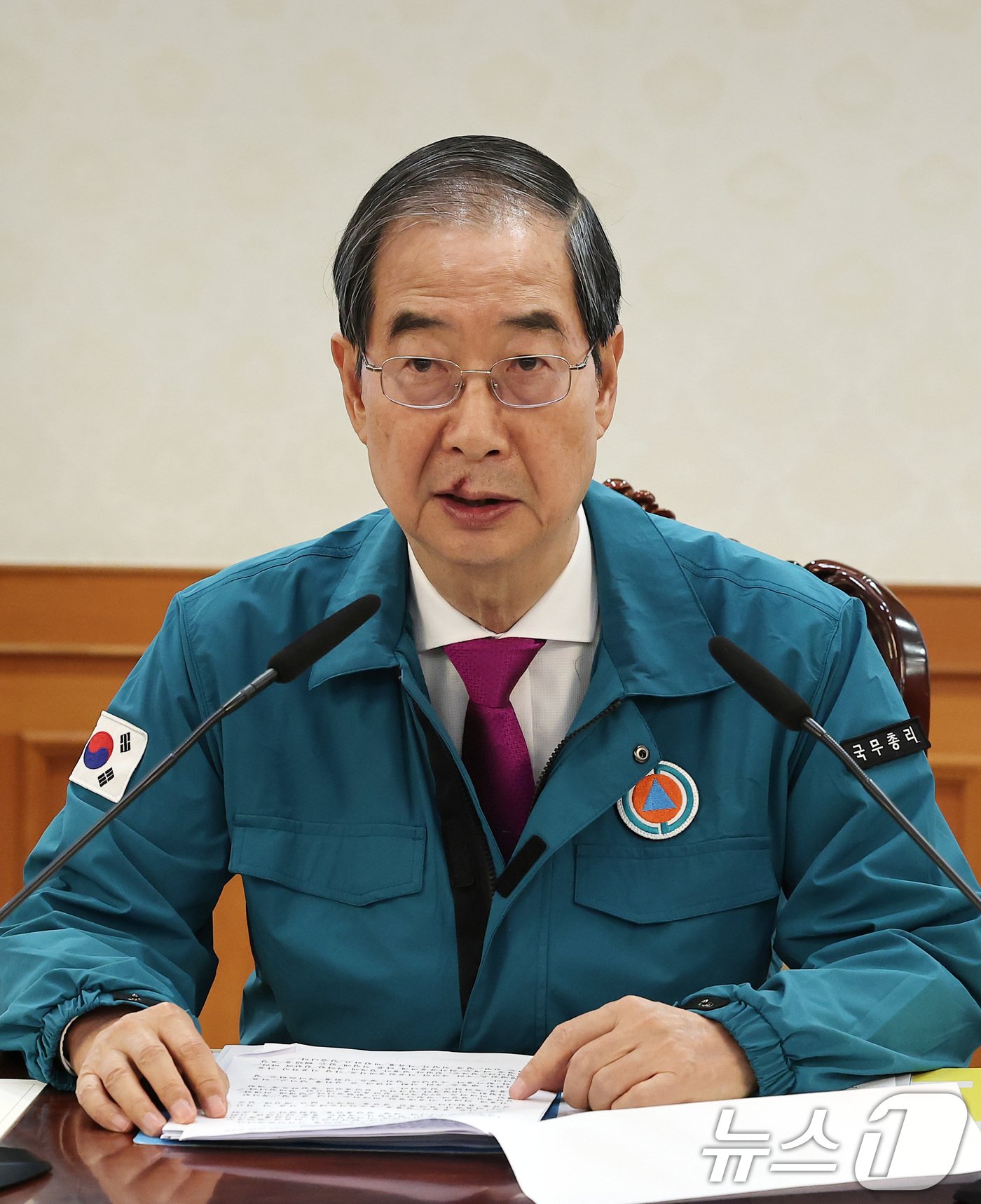 본문 이미지 - 한덕수 국무총리가 16일 서울 종로구 정부서울청사에서 의사집단행동 중앙재난안전대책본부 회의를 주재하며 발언하고 있다. 2024.6.16/뉴스1 ⓒ News1 김성진 기자