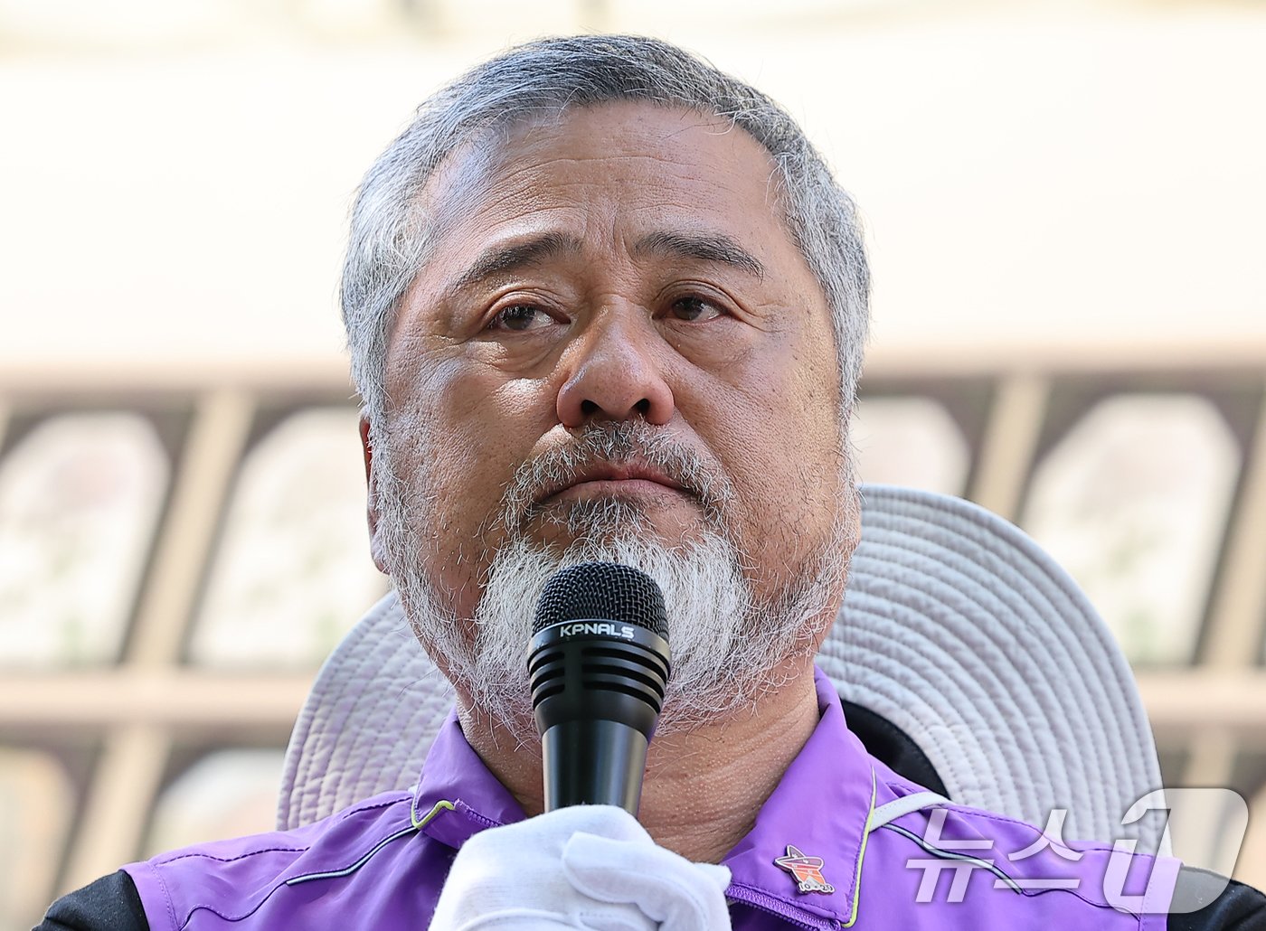 본문 이미지 - 이정민 10·29 이태원 참사 희생자 유가족들이 16일 오후 서울 중구 서울광장에서 열린 희생자 합동분향소 운영 종료식에서 발언하고 있다. 2024.6.16/뉴스1 ⓒ News1 김진환 기자