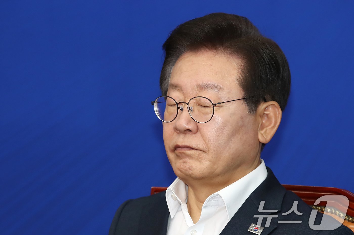 본문 이미지 - 이재명 더불어민주당 대표가 17일 오전 서울 여의도 국회에서 열린 최고위원회의에서 생각에 잠겨있다. 2024.6.17/뉴스1 ⓒ News1 이광호 기자