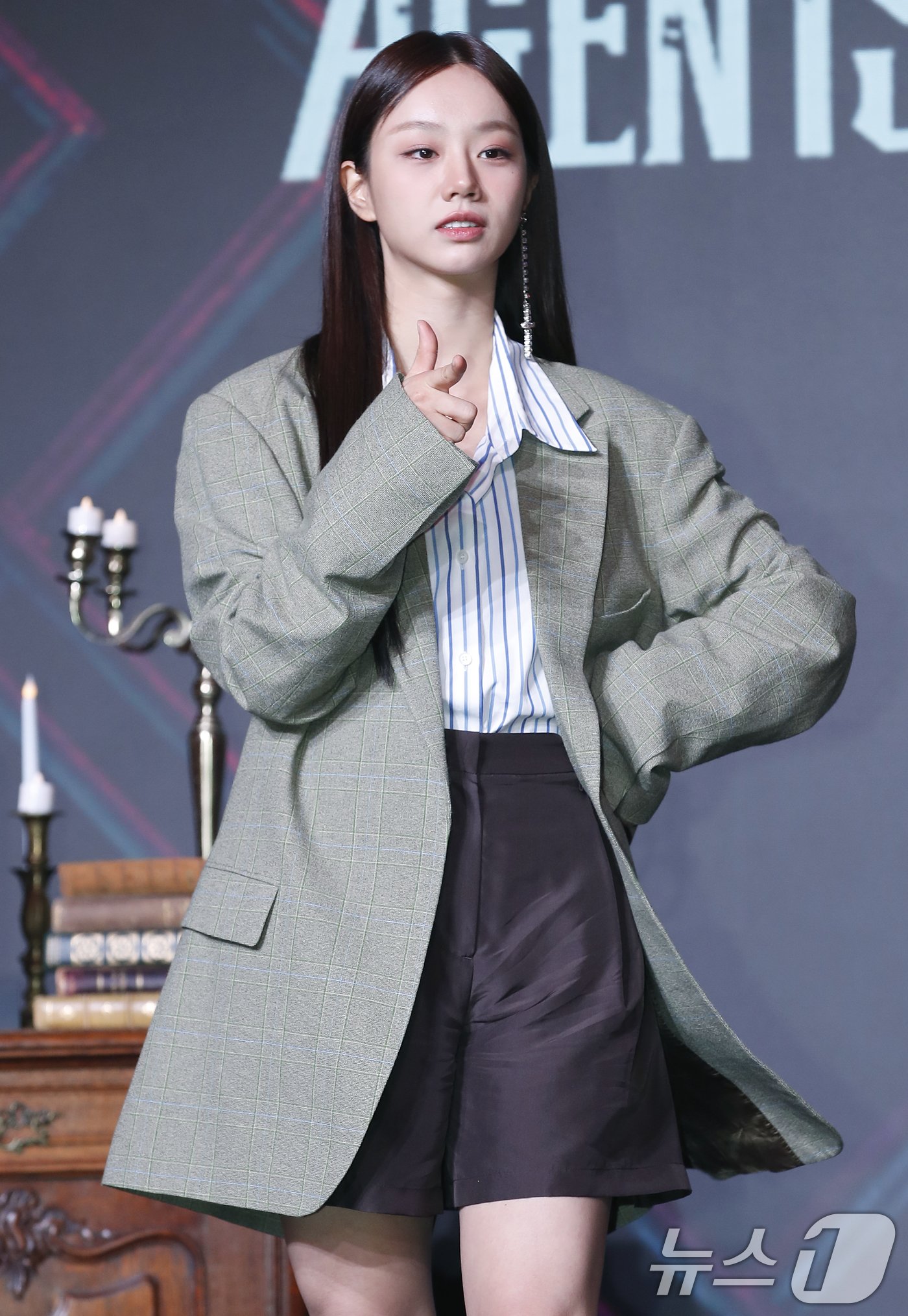 본문 이미지 - 배우 혜리가 18일 서울 마포구 호텔 나루 서울 엠갤러리에서 열린 넷플릭스 오리지널 예능 &#39;미스터리 수사단&#39; 제작발표회에서 포즈를 취하고 있다.  ⓒ News1 권현진 기자