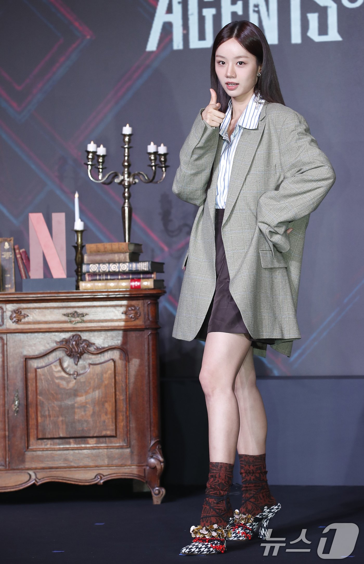 본문 이미지 - 배우 혜리가 18일 서울 마포구 호텔 나루 서울 엠갤러리에서 열린 넷플릭스 오리지널 예능 &#39;미스터리 수사단&#39; 제작발표회에서 포즈를 취하고 있다. ⓒ News1 권현진 기자