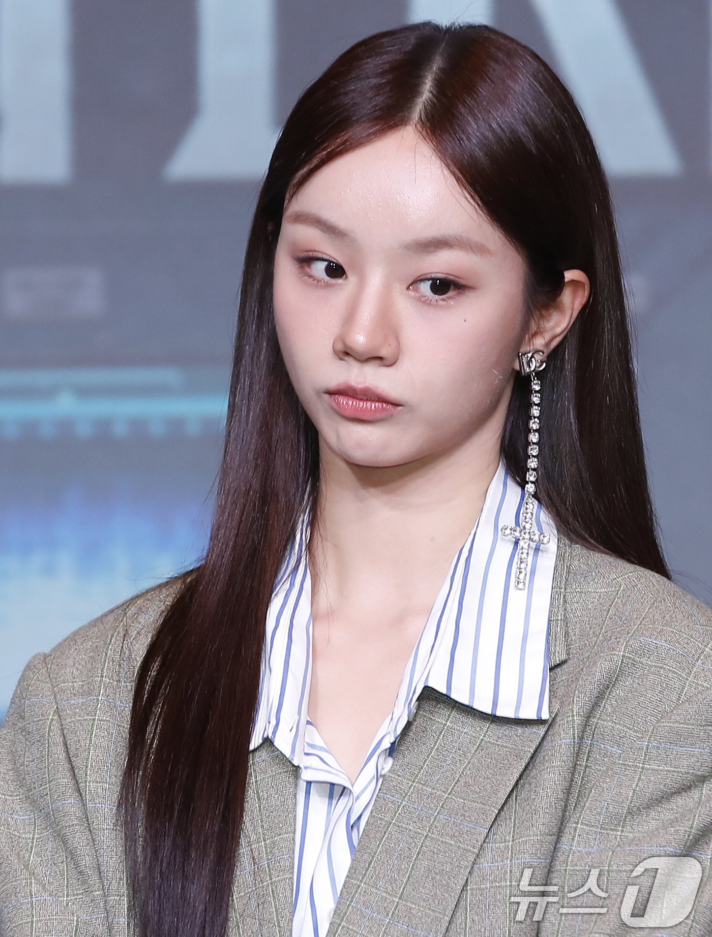 본문 이미지 - 배우 혜리가 18일 서울 마포구 호텔 나루 서울 엠갤러리에서 열린 넷플릭스 오리지널 예능 &#39;미스터리 수사단&#39; 제작발표회에서 류준열·한소희 논란에 대한 질문을 듣고 있다. &#39; ⓒ News1 권현진 기자