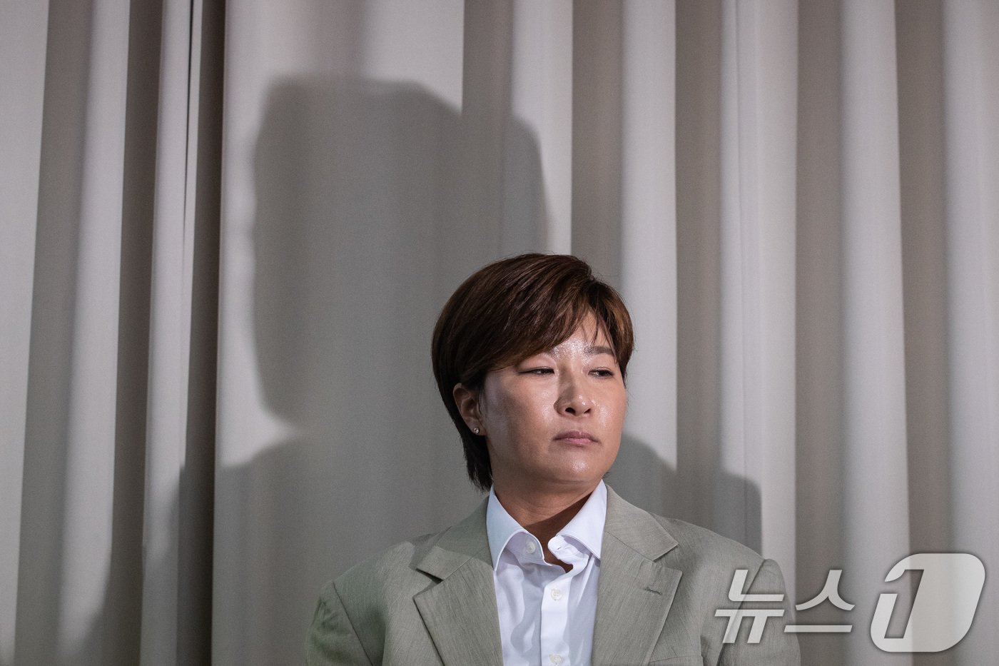 본문 이미지 - 박세리 박세리희망재단 이사장이 18일 서울 강남구 스페이스쉐어 삼성코엑스센터에서 열린 자신의 부친 고소와 관련 입장발표 기자회견에 참석하고 있다. 2024.6.18/뉴스1 ⓒ News1 유승관 기자