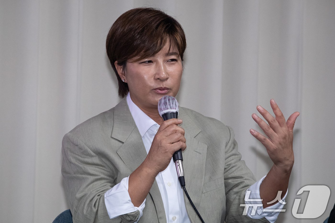 본문 이미지 - 박세리 박세리희망재단 이사장이 18일 서울 강남구 스페이스쉐어 삼성코엑스센터에서 기자회견을 열고 자신의 부친 고소와 관련 입장을 밝히고 있다. 2024.6.18/뉴스1 ⓒ News1 유승관 기자