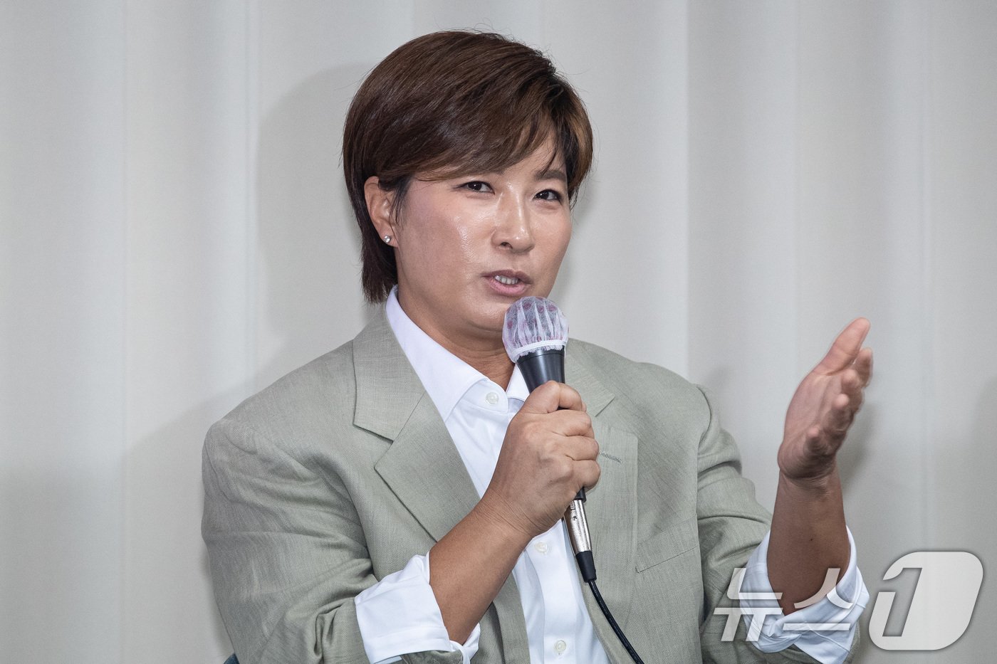 본문 이미지 - 박세리 박세리희망재단 이사장이 18일 서울 강남구 스페이스쉐어 삼성코엑스센터에서 기자회견을 열고 자신의 부친 고소와 관련 입장을 밝히고 있다. 2024.6.18/뉴스1 ⓒ News1 유승관 기자