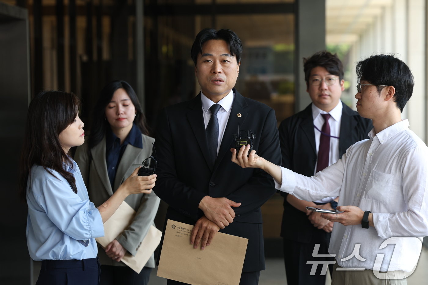 이종배 국민의힘 서울시의원이 19일 오전 서울 서초구 서초동 서울중앙지방검찰청으로 김정숙 여사 인도 방문 관련 고발인 조사에 출석하고 있다. 2024.6.19/뉴스1 ⓒ News1 박정호 기자