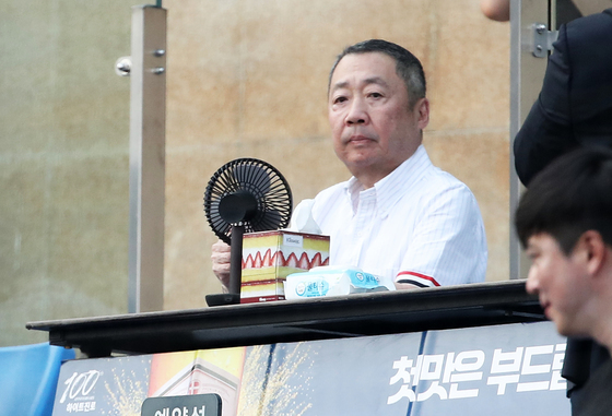 상반기 재계 총수 '보수 1위' 두산 박정원 455억…LS 구자은 133억 2위