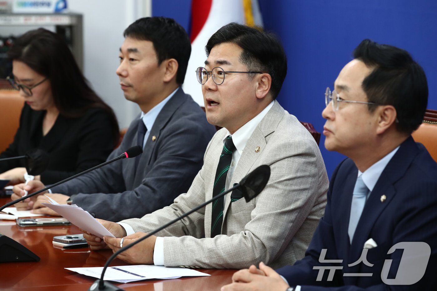본문 이미지 - 박찬대 더불어민주당 원내대표가 2일 오전 서울 여의도 국회에서 22대 국회 원 구성 관련 기자간담회를 하고 있다. 2024.6.2/뉴스1 ⓒ News1 이광호 기자
