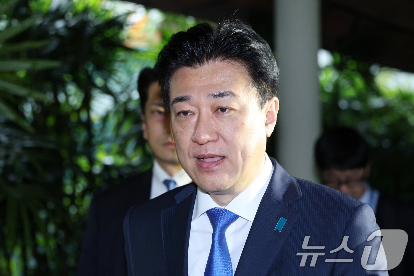 본문 이미지 - 2024년 당시 기하라 미노루 일본 방위상이 싱가포르 샹그릴라 호텔에서 열린 제21차 아시아안보회의&#40;샹그릴라 대화&#41; 계기 한미일 국방장관 다자회담에 참석하고 있다. &#40;공동취재&#41; 2024.6.2/뉴스1 ⓒ News1 이승배 기자