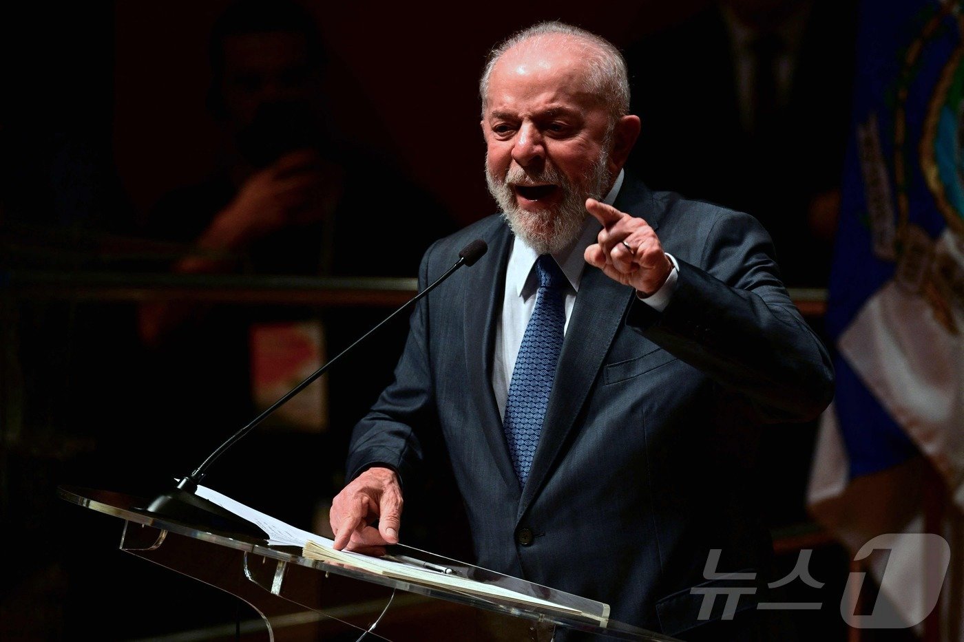 본문 이미지 - 루이스 이나시우 룰라 다 시우바 브라질 대통령이 19일(현지시각) 리우데자네이루에서 열린 국영석유회사 페트로브라스의 새 CEO 마그다 챔브리어드 취임식에 참석해 연설하고 있다. 2024.6.19. ⓒ AFP=뉴스1 ⓒ News1 김민재 기자