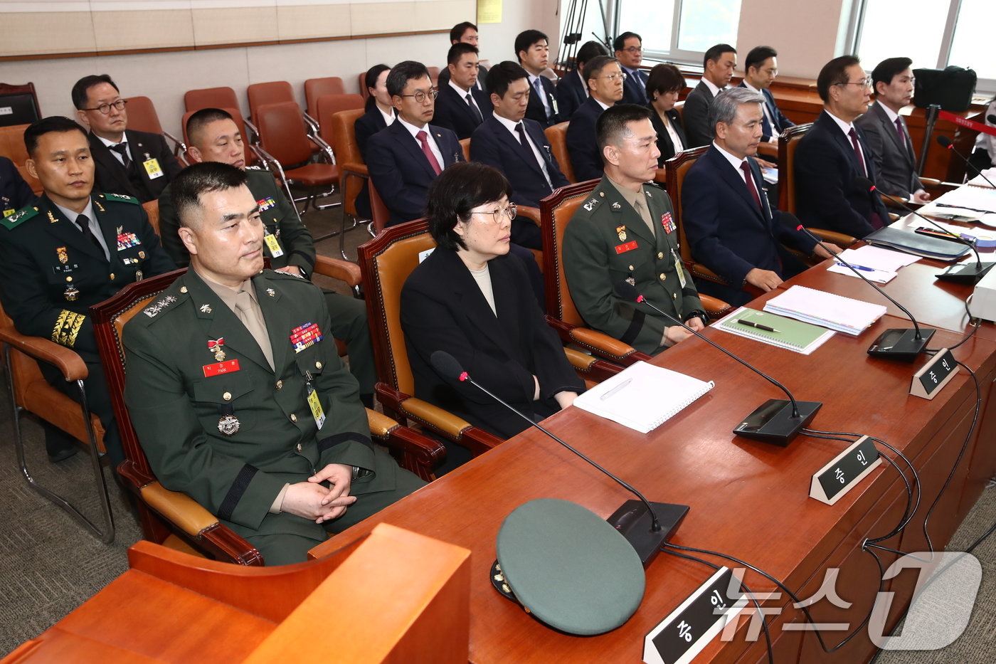 본문 이미지 - 21일 오전 서울 여의도 국회에서 열린 법제사법위원회 전체회의 순직 해병 수사 방해 및 사건 은폐 등의 진상규명을 위한 특별검사의 임명 등에 관한 법률안 관련 입법청문회에 증인 및 참고인들이 출석해 있다. 2024.6.21/뉴스1 ⓒ News1 이광호 기자