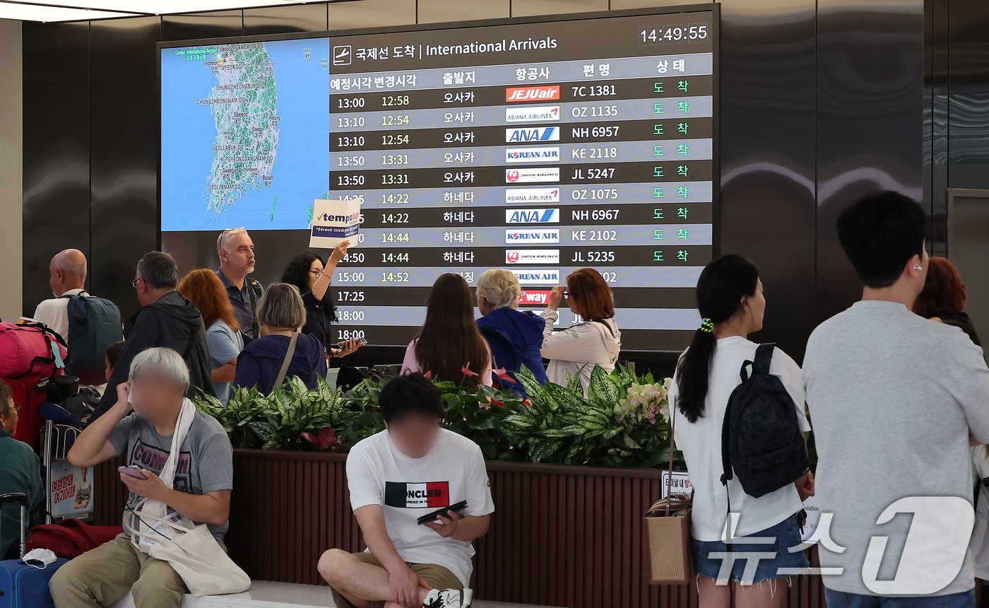 본문 이미지 - 올해 1월부터 5월까지 한국과 일본을 오간 항공 승객 수가 1천만 명을 넘으며 역대 최다를 기록했다. /뉴스1 ⓒ News1 김진환 기자