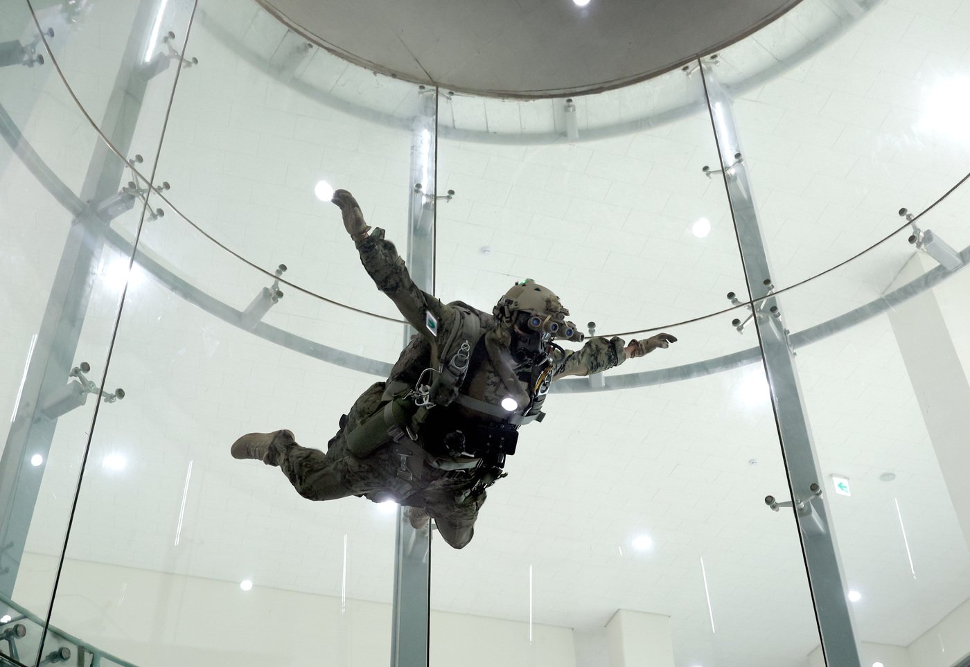 본문 이미지 - 육군 특전사령부의 모의고공훈련 시설(윈드 터널).(육군 제공)