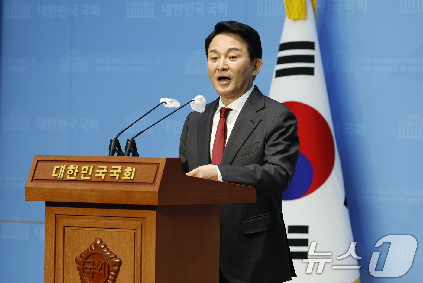 본문 이미지 - 원희룡 전 국토교통부 장관이 23일 오후 서울 여의도 국회 소통관에서 국민의힘 당 대표 출마 선언을 하고 있다. 2024.6.23/뉴스1 ⓒ News1 안은나 기자