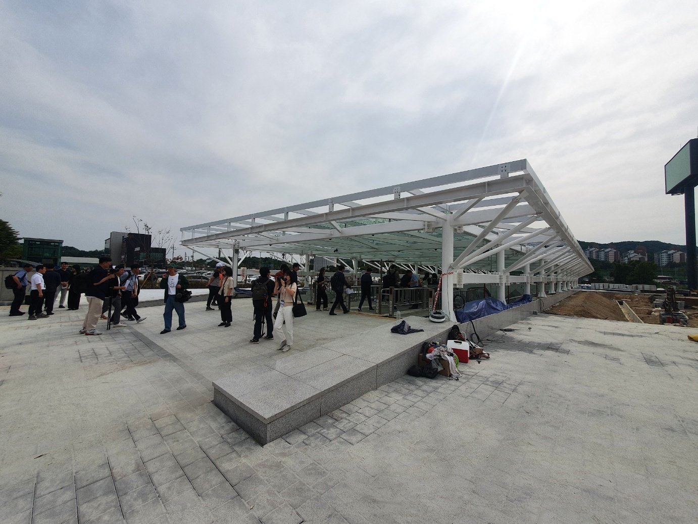 본문 이미지 - 지난 20일 언론에 공개된 GTX-A 구성역 외부 모습.2024.5.20/뉴스1 ⓒ News1 조용훈 기자