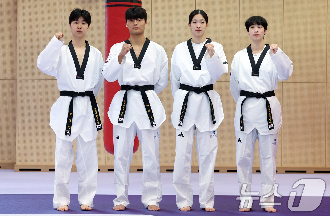 본문 이미지 - 태권도 국가대표팀 박태준, 서건우, 김유진, 이다빈(왼쪽부터). /뉴스1 ⓒ News1 박정호 기자