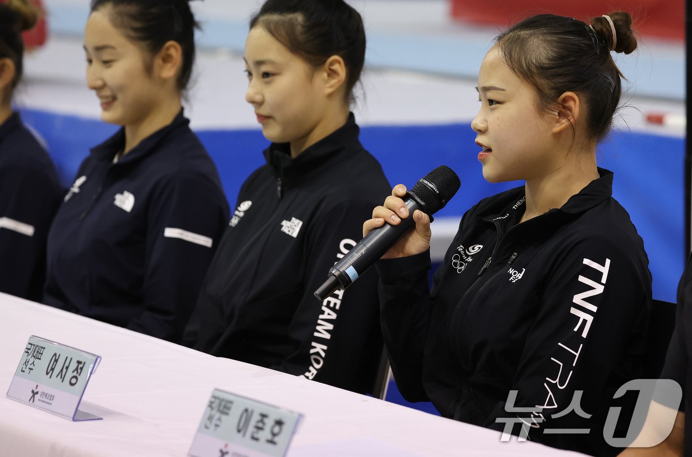 본문 이미지 - 체조 국가대표 여서정이 26일 충북 진천국가대표선수촌에서 열린 2024 파리하계올림픽 대한체조협회 미디어데이에서 기자들 질의에 답하고 있다. 2024.6.26/뉴스1 ⓒ News1 이동해 기자