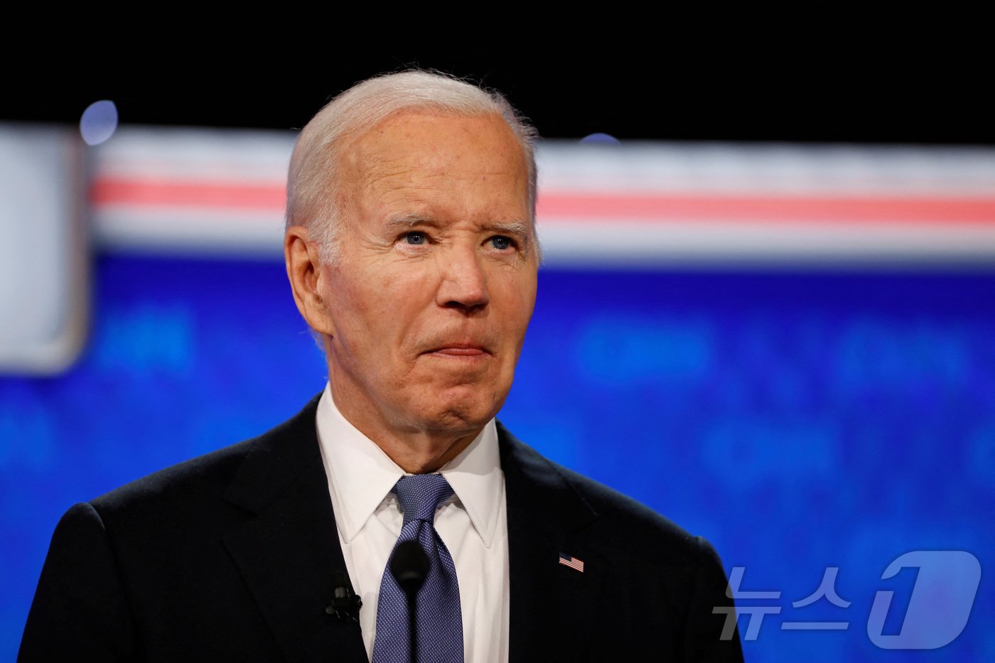 본문 이미지 - 27일 대선 TV 토론에서 불안한 모습을 보이고 있는 바이든 대통령. ⓒ 로이터=뉴스1 ⓒ News1 이종덕 기자