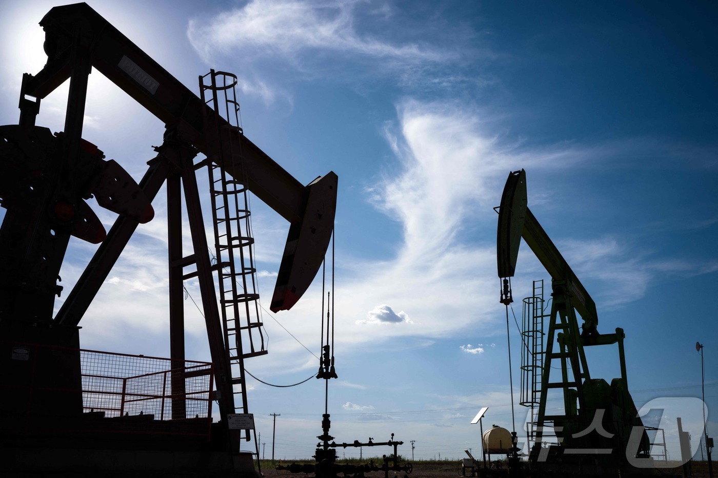 (스탠턴 AFP=뉴스1) 임여익 기자 = 27일(현지시간) 미국 텍사스 스탠턴에 위치한 유전 지대의 모습. 이스라엘과 레바논 간 군사적 긴장이 고조되면서 원유 공급에 대한 우려가 …