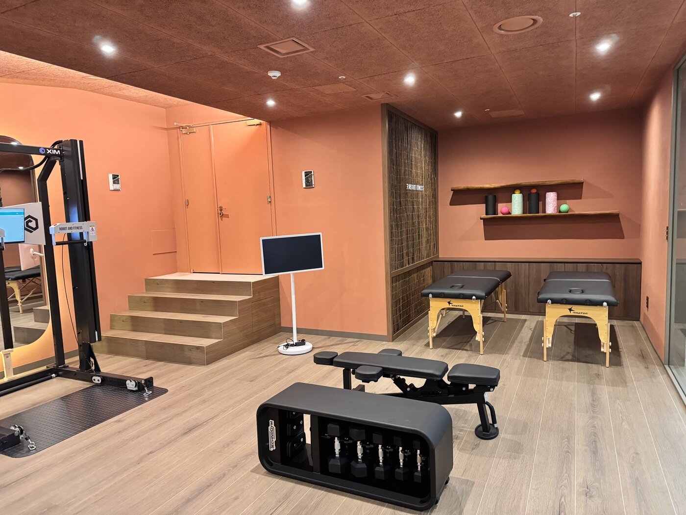 본문 이미지 -   롯데백화점 일산점에 들어서는 리조트 피트니스'(RESORT FITNESS) 내부.(롯데백화점 제공). 