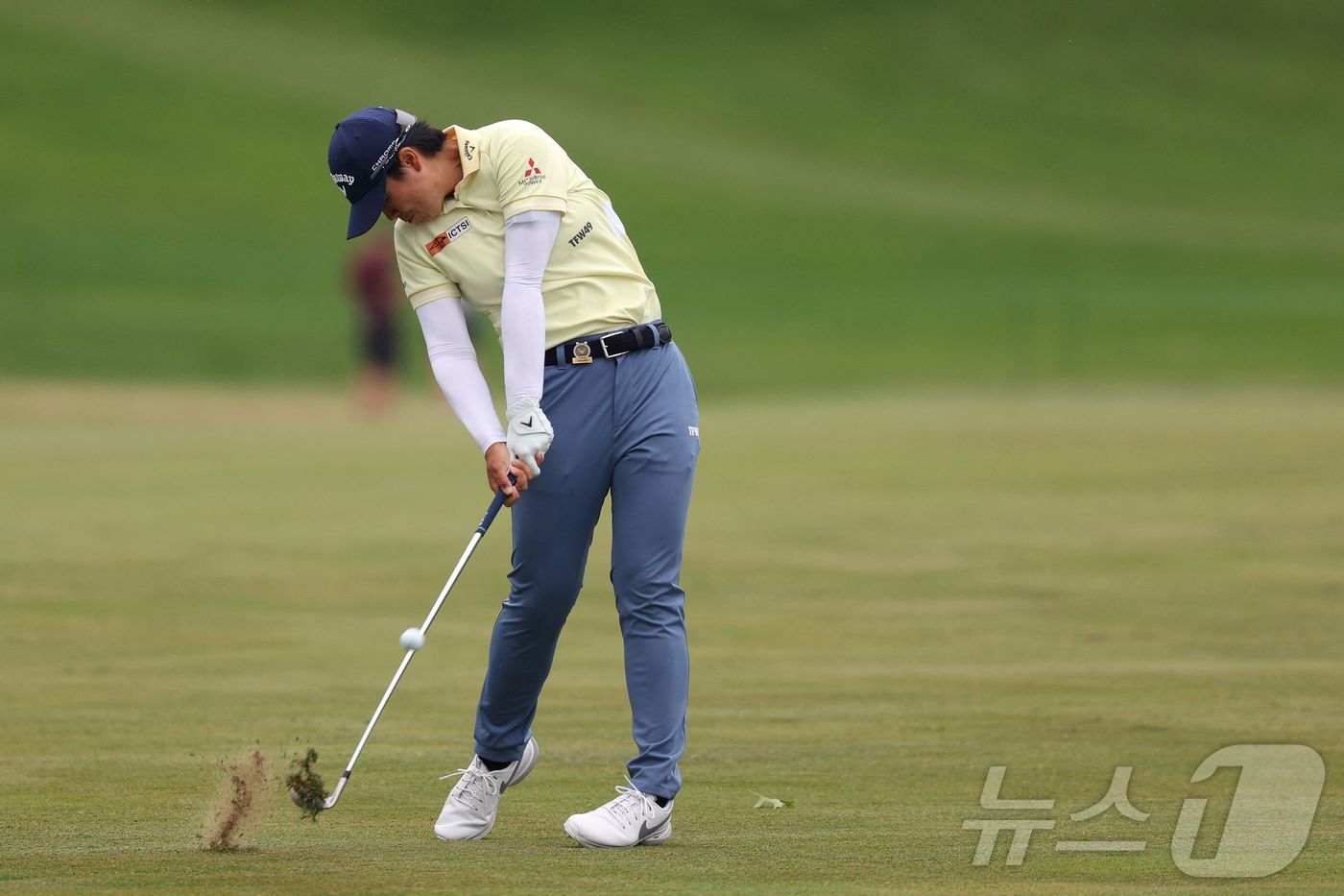 본문 이미지 - 사소 유카(일본)가 US 여자오픈 4라운드에서 샷을 날리고 있다. ⓒ AFP=뉴스1