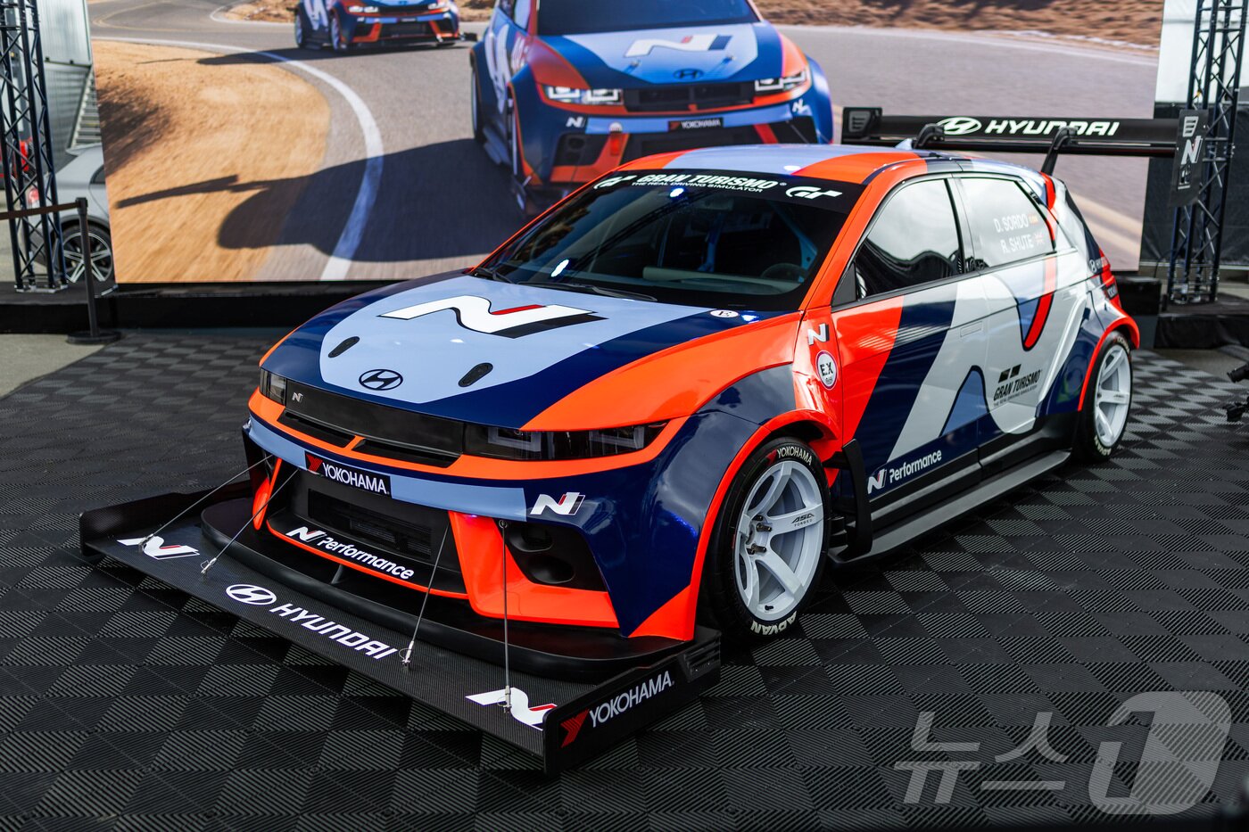 본문 이미지 -  2024 뉘르부르크링 24시에서 공개된 IONIQ 5 N TA Spec. 차량.(현대차 제공)