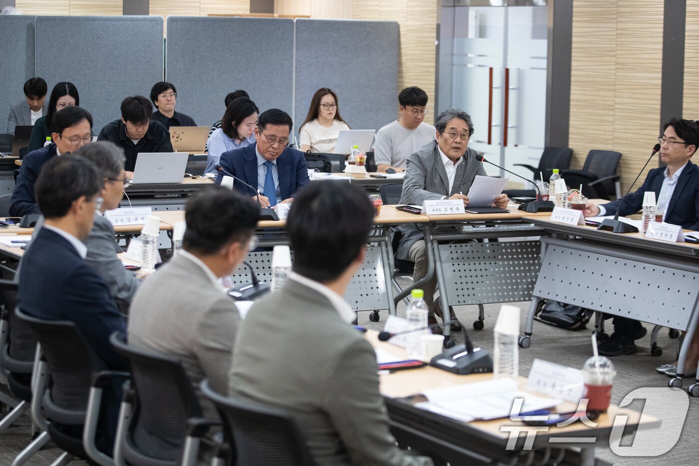 본문 이미지 - 고병욱 한국토지주택공사&#40;LH&#41; 주거복지본부장이 3일 서울 강남구 한국토지주택공사 서울지역본부에서 열린 전세사기 피해자 주거안정 지원 강화방안 토론회에서 인사말을 하고 있다. 2024.6.3/뉴스1 ⓒ News1 유승관 기자