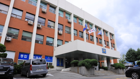 손님인 척 금목걸이 보고 주머니에 '슬쩍' 30대 구속기로