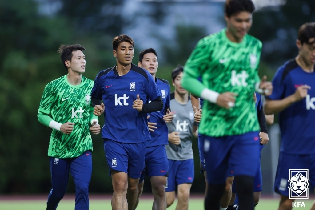 국가대표에 처음 뽑힌 하창래&#40;왼쪽 두 번째&#41;, &#40;대한축구협회 제공&#41;