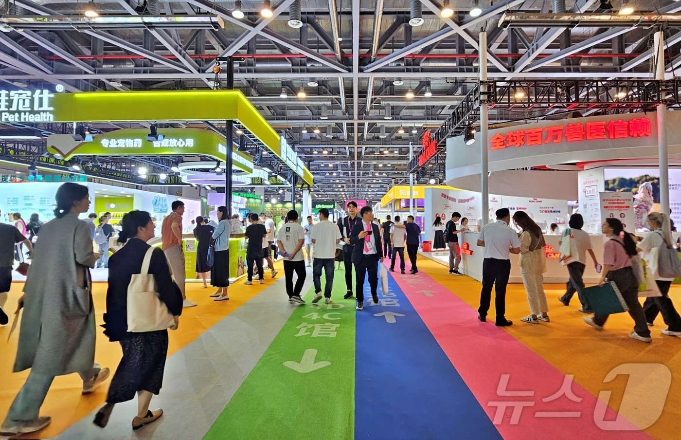 본문 이미지 - 5월 29일 중국 항저우 인터내셔널 엑스포 센터에서는 '제16회 동서부소동물임상수의사대회(WESAVC)'가 열렸다. ⓒ 뉴스1 최서윤 기자