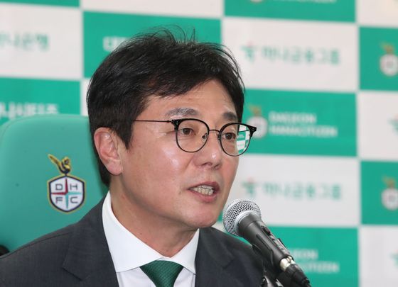 '첫 미션' 잔류 성공한 황선홍 감독 "대전의 안정화가 다음 목표"