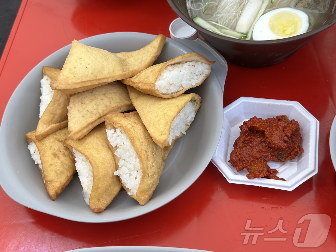 본문 이미지 -  북한 향토 음식인 두부밥ⓒ 뉴스1 윤슬빈 기자