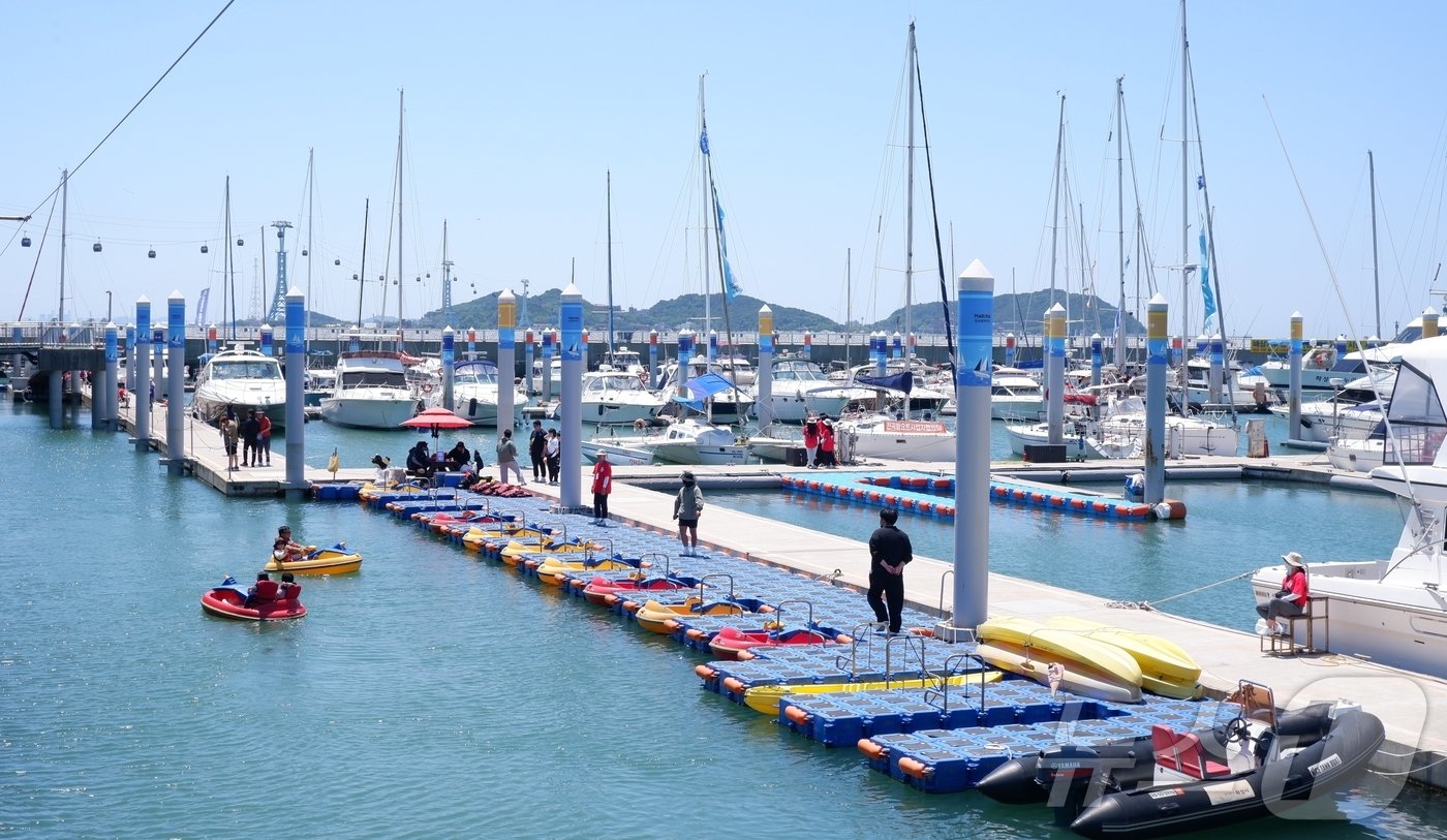 본문 이미지 - 이국적인 풍경의 마리나 항만시설ⓒ 뉴스1 윤슬빈 기자