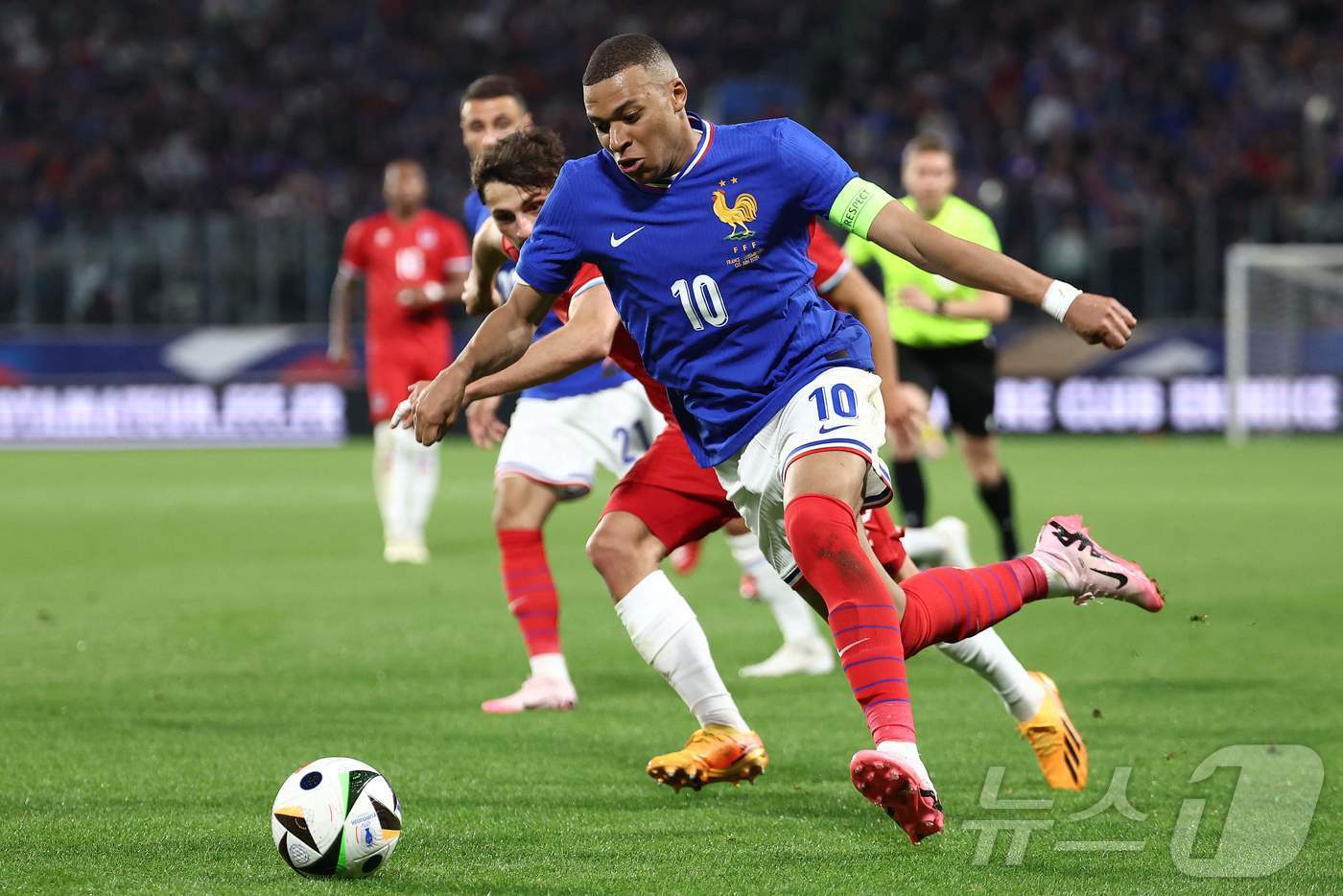 본문 이미지 - 프랑스 축구대표팀 주장 음바페. ⓒ AFP=뉴스1