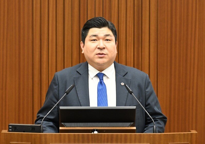 본문 이미지 - 일본 상징물 사욕 제한 조례안을 대표발의한 김영현 세종시의원. (세종시의회 제공) / 뉴스1