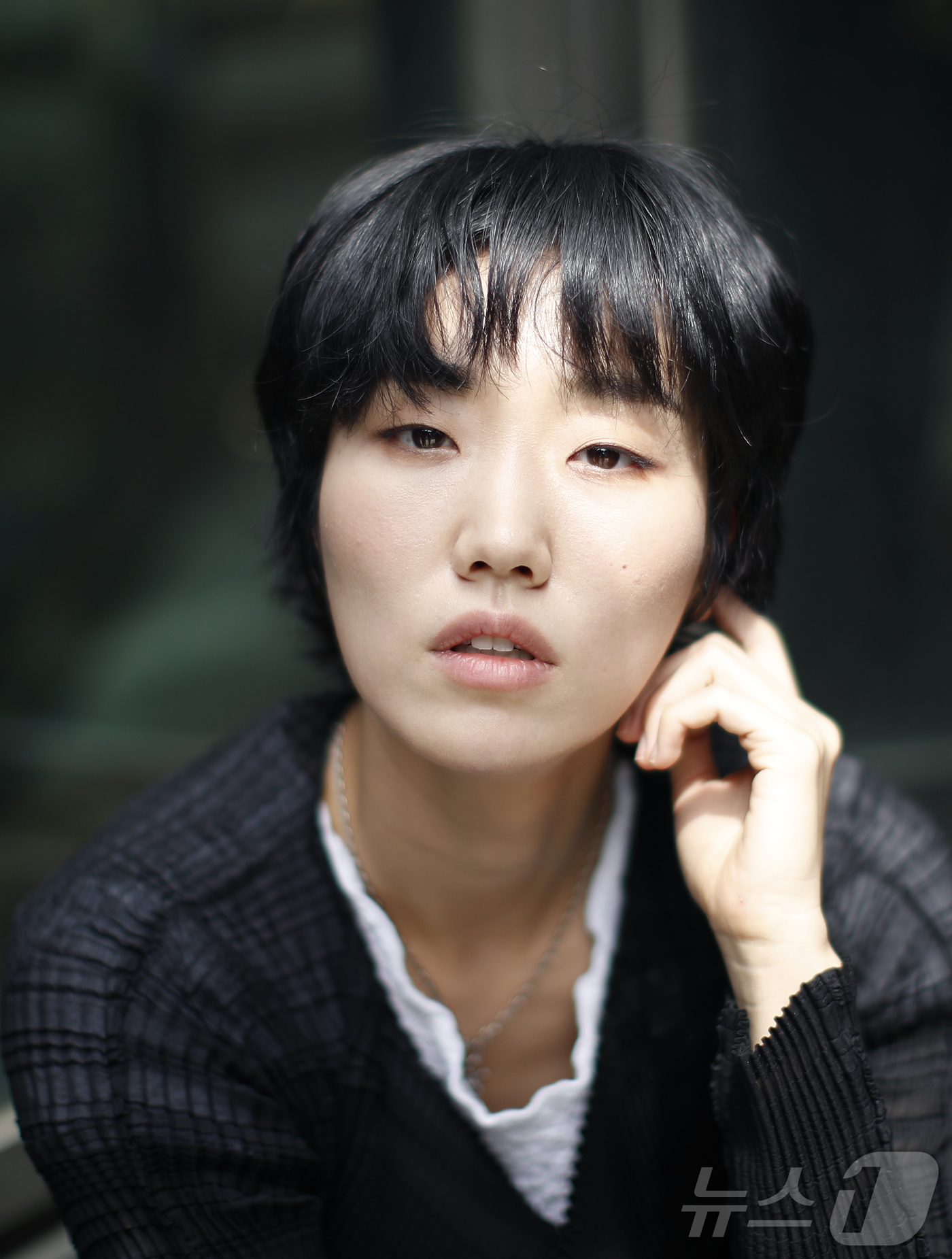 (서울=뉴스1) 권현진 기자 = 배우 이주영이 서울 종로구 뉴스1 사옥에서 열린 인터뷰에 앞서 포즈를 취하고 있다.이주영은 최근 공개된 넷플릭스 '더 에이트 쇼'에 출연했다. ' …