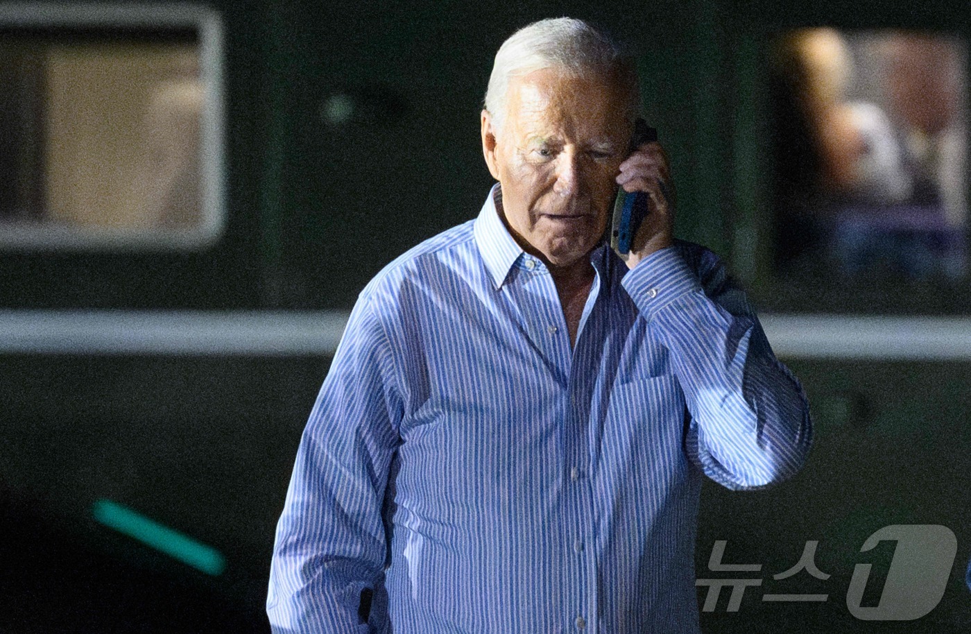 (벌링턴 AFP=뉴스1) 우동명 기자 = 조 바이든 미국 대통령과 부인 질 바이든 여사가 29일 (현지시간) 매릴랜드주 캠프 데이비드서 주말을 보내기 위해 뉴저지주 벌링턴에 있는 …